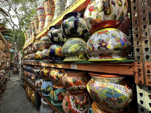 Rossys Pottery Wholesale-Retail