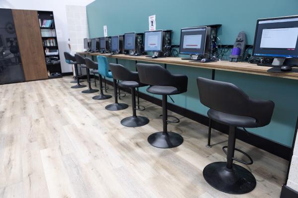 V Tran Beauty Academy