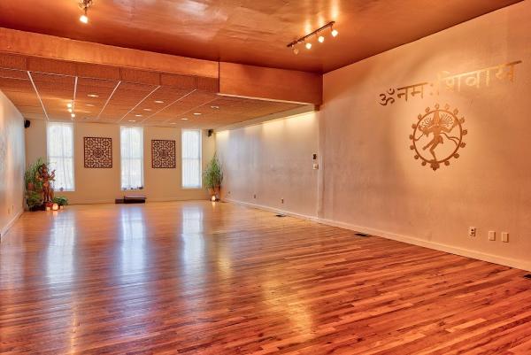 Om Ananda Yoga