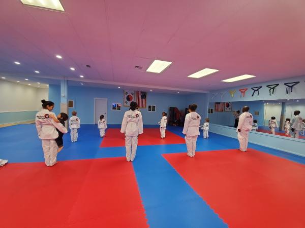 AK Family Taekwondo Martial Arts