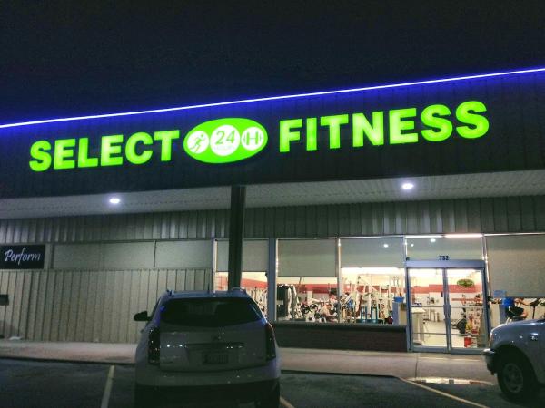 Select Fitness & Tanning