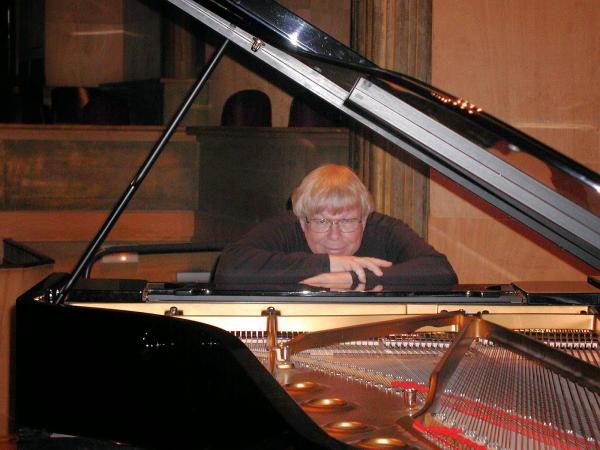 Dr Kenn Gartner Pianist and Master Teacher