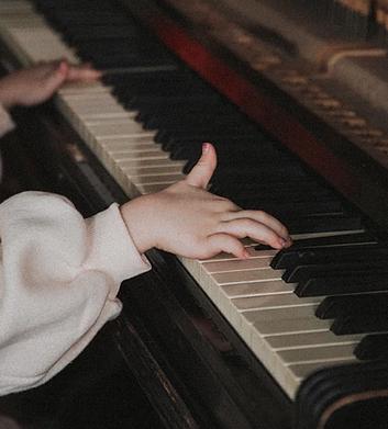 Piano Lessons With Madison Maxwell