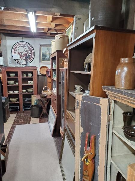 Strawtown Pottery & Antiques