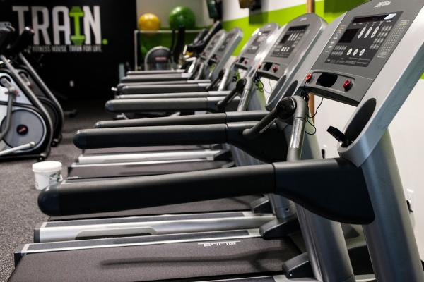 Train. Fitness House 24/7.