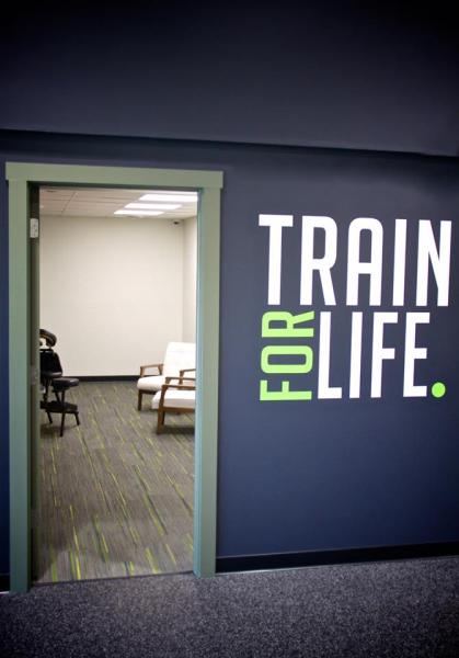 Train. Fitness House 24/7.