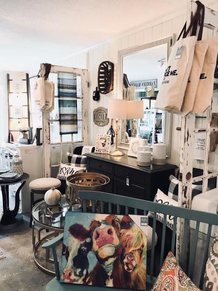 Auzalu's Artisan Market and Pottery Studio