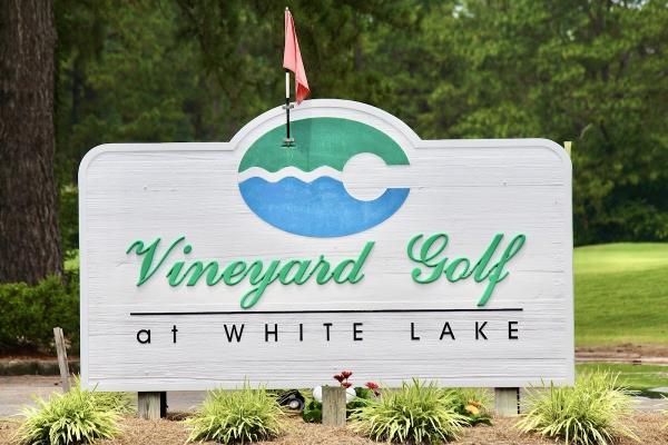 Vineyard Golf at White Lake