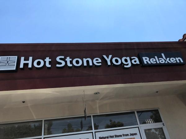 Relaken Hot Stone Yoga