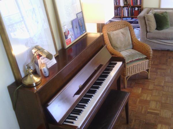 Studio Piano Play