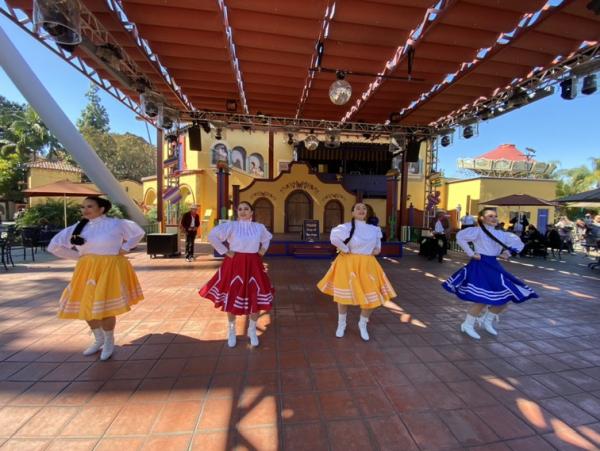 Ballet Folklorico Los Mextucaz