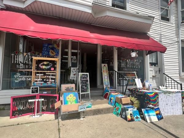 The Art den LLC