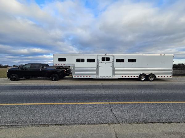 Two Hearts Equine Transport and Equestrian Center