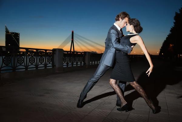 Ballroom & Wedding Dance Lessons by Robbie Tristan Dance