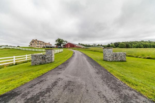 Taildragger Stables