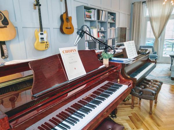 Piano Studio of Bomi Tunstall