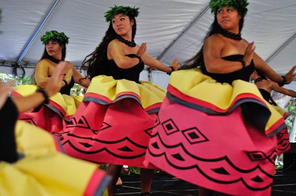 Hālau Hula Moaniʻaʻala Anuhea