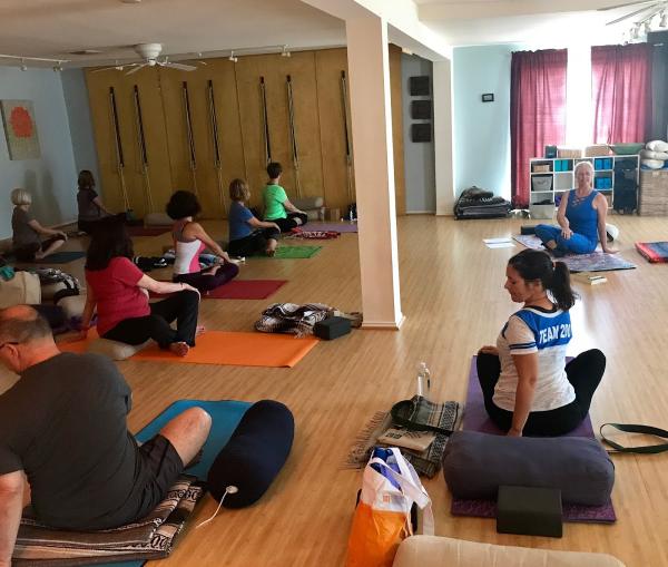 Blue Anjou: Yoga & Meditation Center