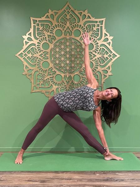 Lesa Kingsbury/Amba Yoga