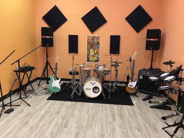 Noe B. Music Studio